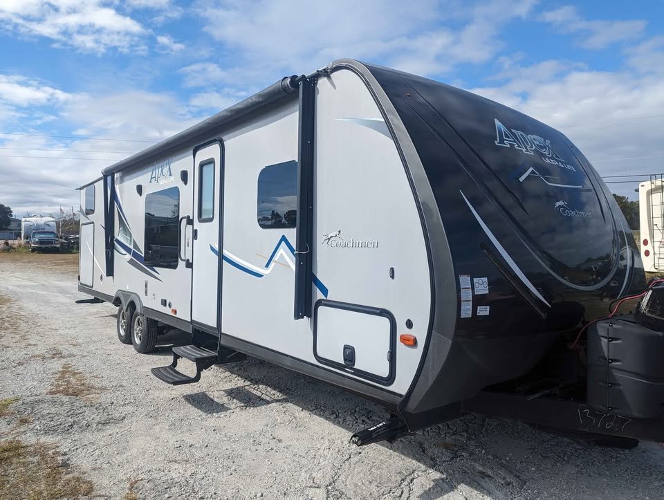 2018 Coachmen Apex 300 BHS RV camper trailer